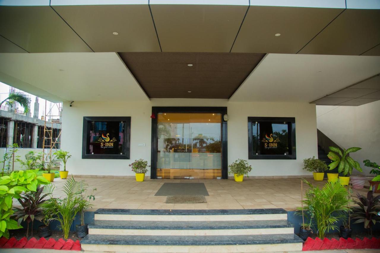 Hotel S-Inn Pālakollu Exterior foto