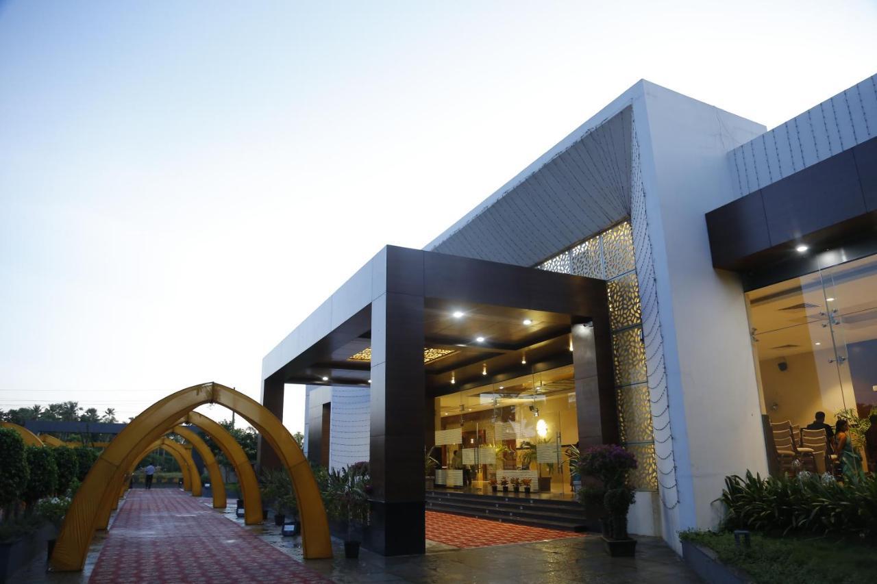 Hotel S-Inn Pālakollu Exterior foto