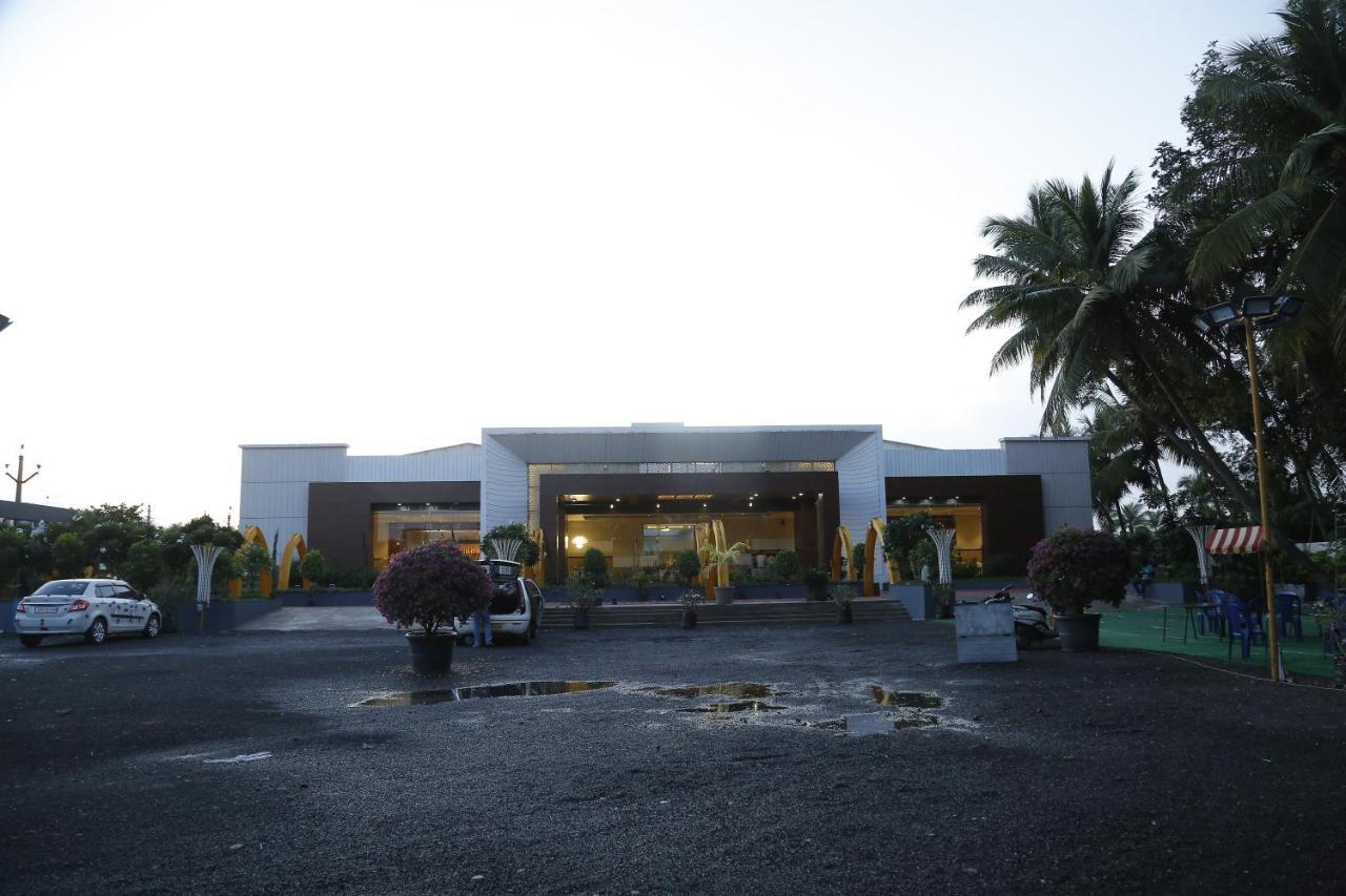 Hotel S-Inn Pālakollu Exterior foto