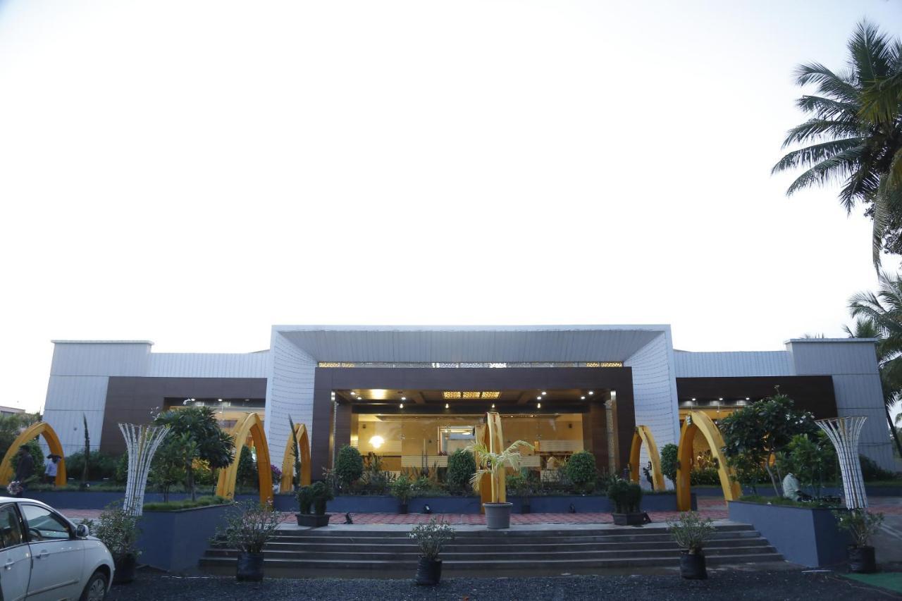 Hotel S-Inn Pālakollu Exterior foto